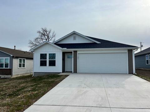 Photo of 3120 E 11th Street, Joplin, MO 64801 (MLS # 1335650)