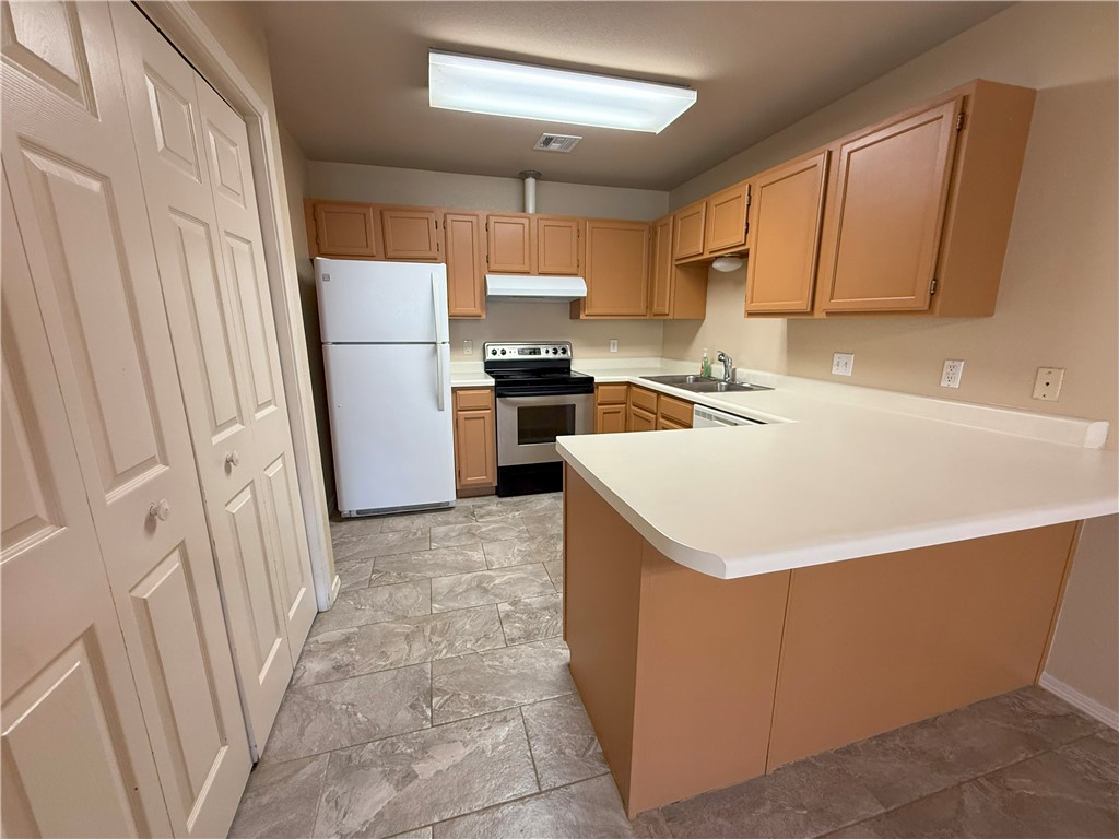 PATRICK PLACE - Residential Lease