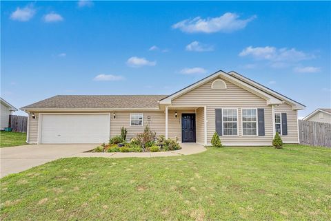 Photo of 1460 Battery Drive, Prairie Grove, AR 72753 (MLS # 1351571)