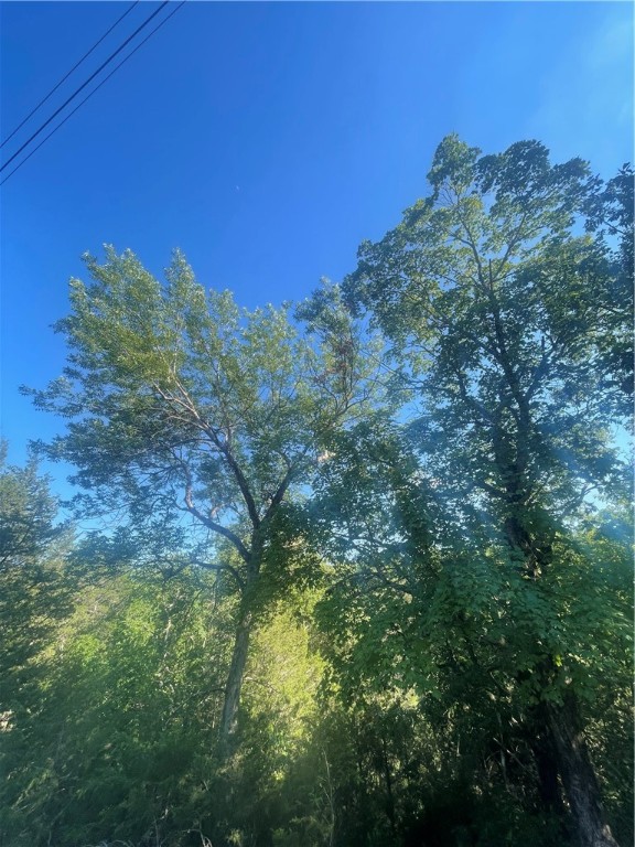 Lake view of table rock , hardwoods, public sewer , public water taps on site. close to 9 hole golf course , community center, outdoor pool, 19 hold golf course and country club. ready for new build