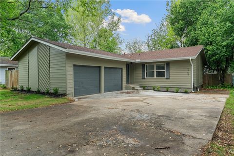2757 N Villa Boulevard Fayetteville AR 72703