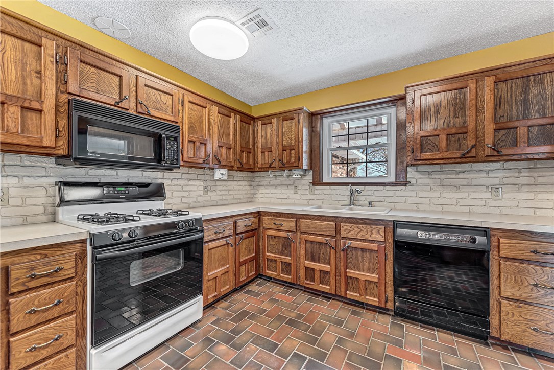 Woodland Acres Unit 2 Rogers - Residential