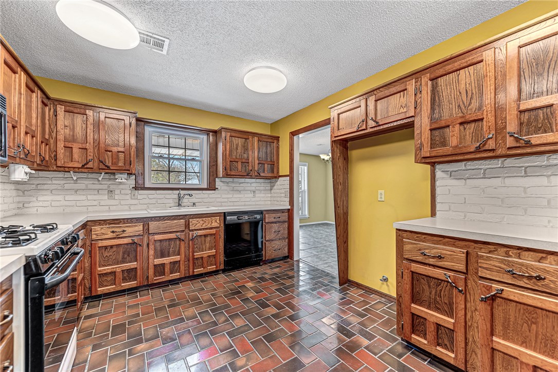 Woodland Acres Unit 2 Rogers - Residential