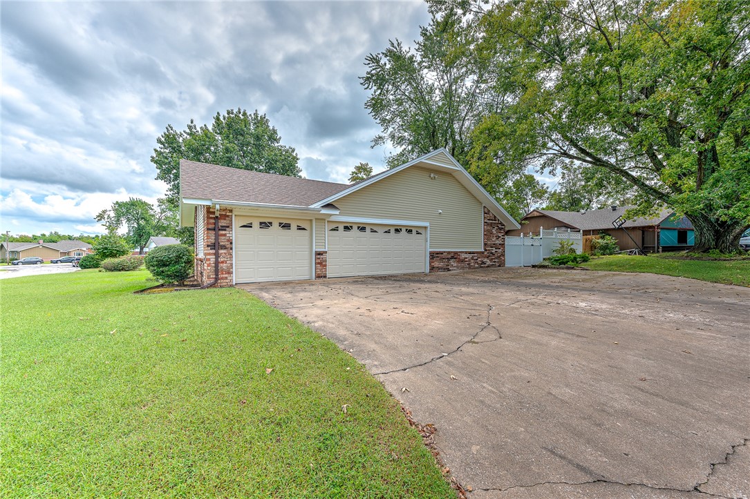 Woodland Acres Unit 2 Rogers - Residential