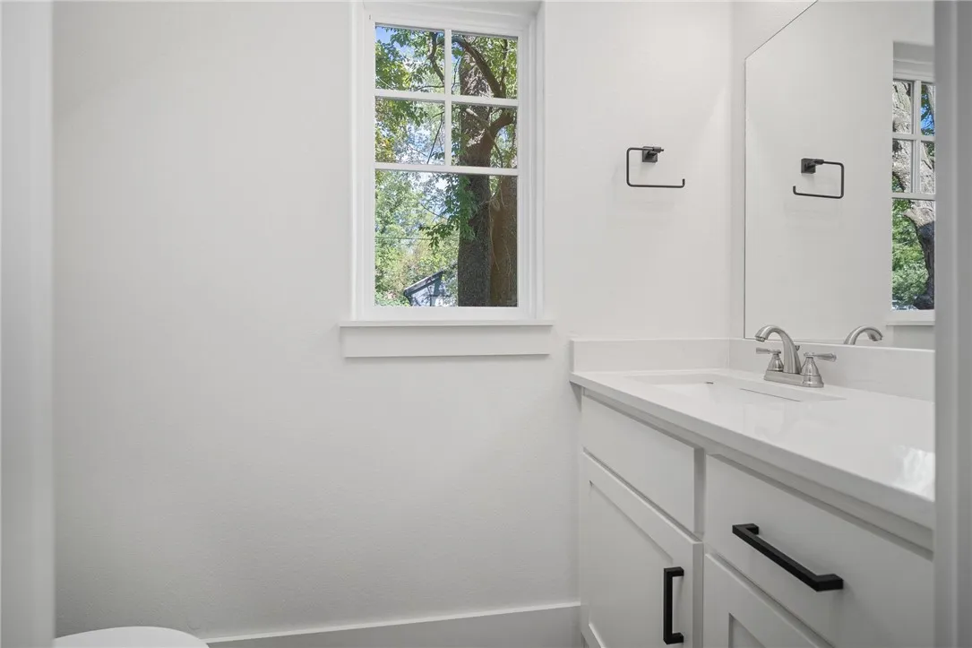 Rogers, Arkansas 72756, United States, 3 Bedrooms Bedrooms, ,3 BathroomsBathrooms,Residential,Pending,104199