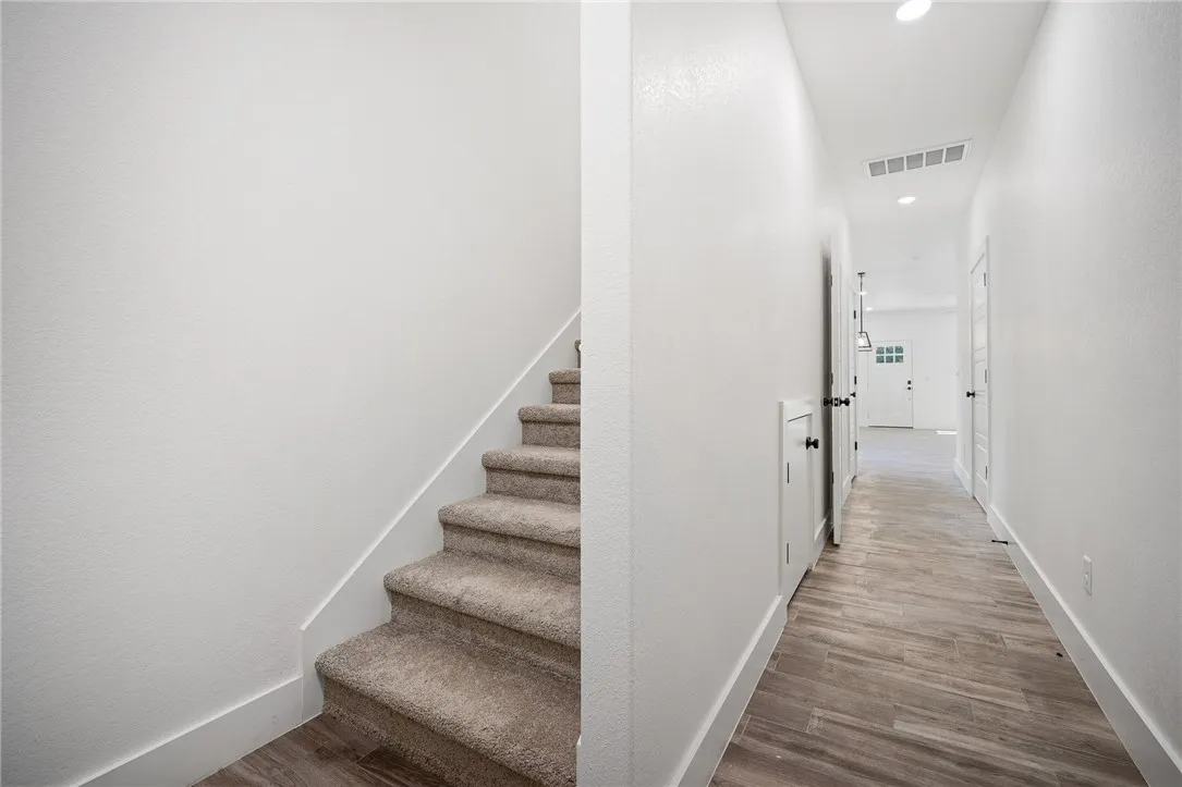 Rogers, Arkansas 72756, United States, 3 Bedrooms Bedrooms, ,3 BathroomsBathrooms,Residential,Pending,104199