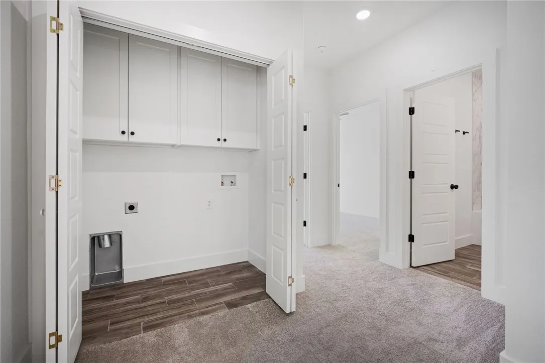 Rogers, Arkansas 72756, United States, 3 Bedrooms Bedrooms, ,3 BathroomsBathrooms,Residential,Pending,104199