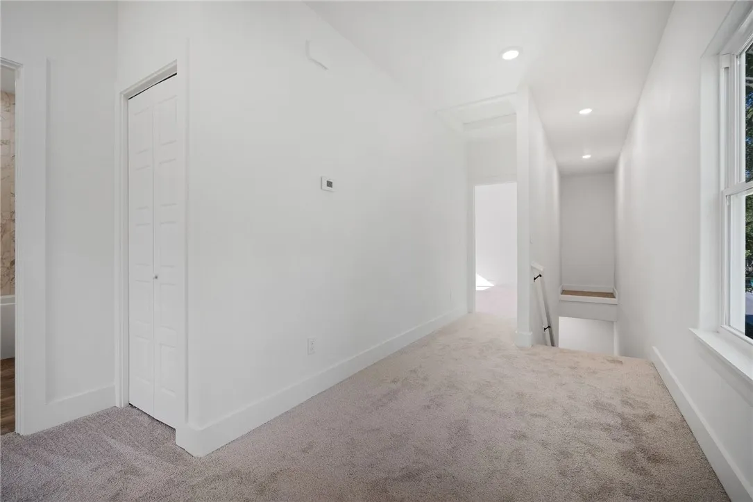 Rogers, Arkansas 72756, United States, 3 Bedrooms Bedrooms, ,3 BathroomsBathrooms,Residential,Pending,104199