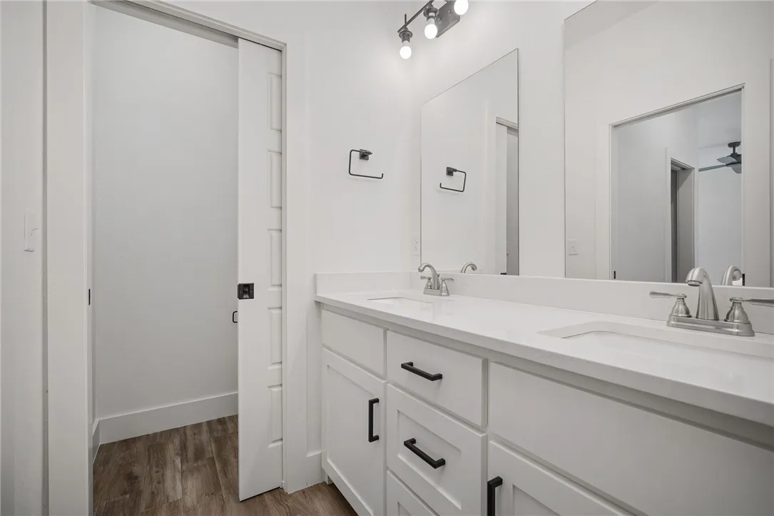 Rogers, Arkansas 72756, United States, 3 Bedrooms Bedrooms, ,3 BathroomsBathrooms,Residential,Pending,104199