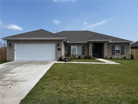 Photo of 5740 Lavender Avenue, Springdale, AR 72762 (MLS # 1325840)