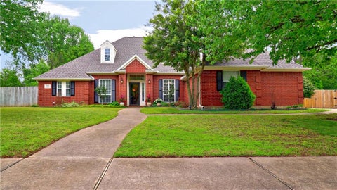 Photo of 5408 W Redbud Street, Rogers, AR 72758 (MLS # 1356290)