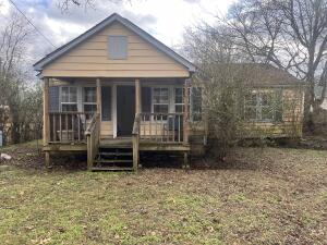 Step into this beautiful 3-bedroom, 2-bathroom home, built in 2019, where modern comfort meets classic style. Highlights include energy-efficient Low E windows, a built-in alarm system, a robust concrete foundation, and a charming brick exterior. Nestled in the peaceful Willow Oat neighborhood.