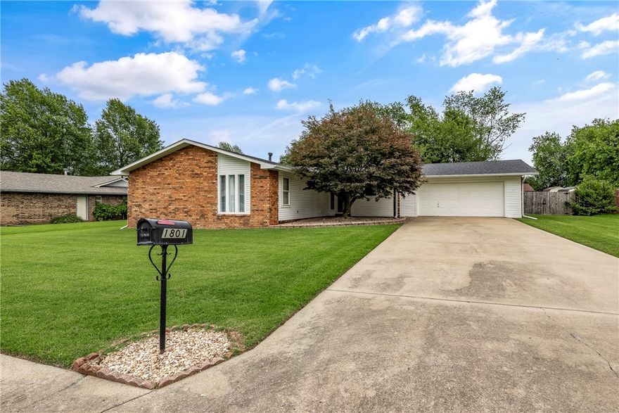 Charming ranch-style home located in the desirable Willard Walker subdivision. This well-maintained residence offers 3 bedrooms 2 full bathrooms, large living room with cathedral ceilings, wood beam accents, a brick fireplace and built-in bookshelves. An open-concept kitchen with granite countertops. Privacy-fenced backyard that provides ample space for outdoor activities. Conveniently situated near Hwy 412W, I-49, schools, parks shopping, restaurants, Arkansas Children's Northwest Hospital and Arvest Ballpark.