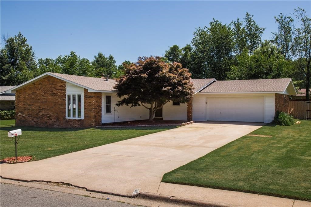 Charming ranch-style home located in the desirable Willard Walker subdivision. This well-maintained residence offers 3 bedrooms 2 full bathrooms, large living room with cathedral ceilings, wood beam accents, a brick fireplace and built-in bookshelves. An open-concept kitchen with granite countertops. Privacy-fenced backyard that provides ample space for outdoor activities. Conveniently situated near Hwy 412W, I-49, schools, parks shopping, restaurants, Arkansas Children's Northwest Hospital and Arvest Ballpark.
