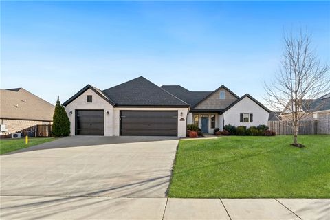 Photo of 1210 Stoneybrook Lane, Bentonville, AR 72713 (MLS # 1336277)