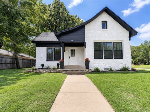 Photo of 209 W K Street, Russellville, AR 72801 (MLS # 1358891)