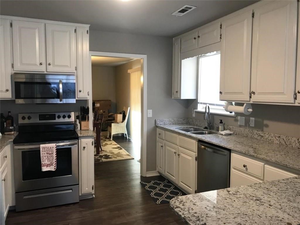 Royal Oaks Estates - Residential Lease