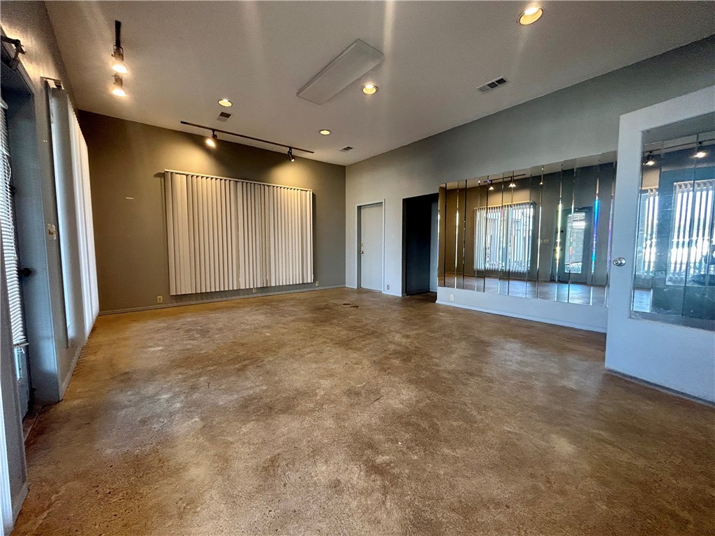 Fayetteville Outlots - Commercial Lease