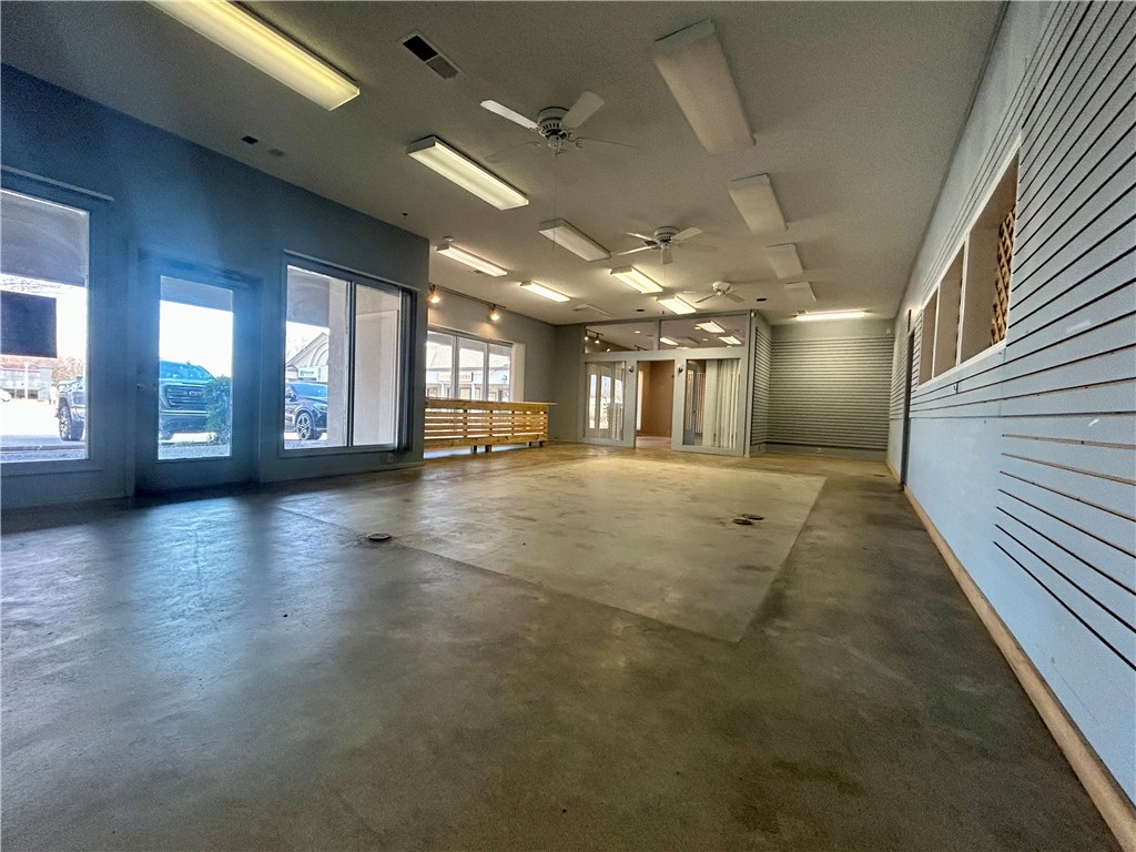 Fayetteville Outlots - Commercial Lease