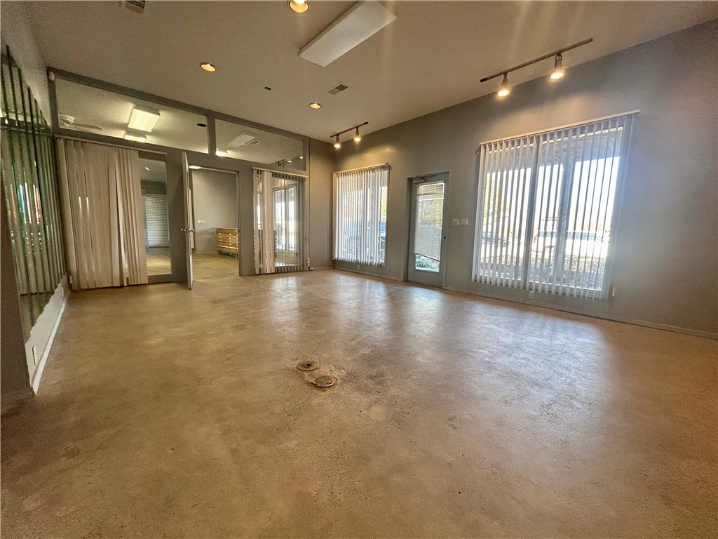 Fayetteville Outlots - Commercial Lease