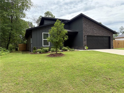 Photo of 15 Exminster Lane, Bella Vista, AR 72714 (MLS # 1352656)