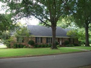 Only $42.00 a sq. foot....That's a bargain on this Stately West Russellville home with so much to offer including 5 bedrooms, 4.5 baths, and a large basement with separate kitchen, bath, living area, and its own entrance. There a beautiful built ins all over the home and the location is a great place for a family! Tanning bed will convey