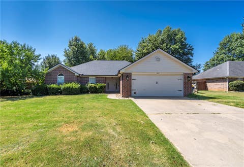 Photo of 303 Edgehill Avenue, Lowell, AR 72745 (MLS # 1359005)