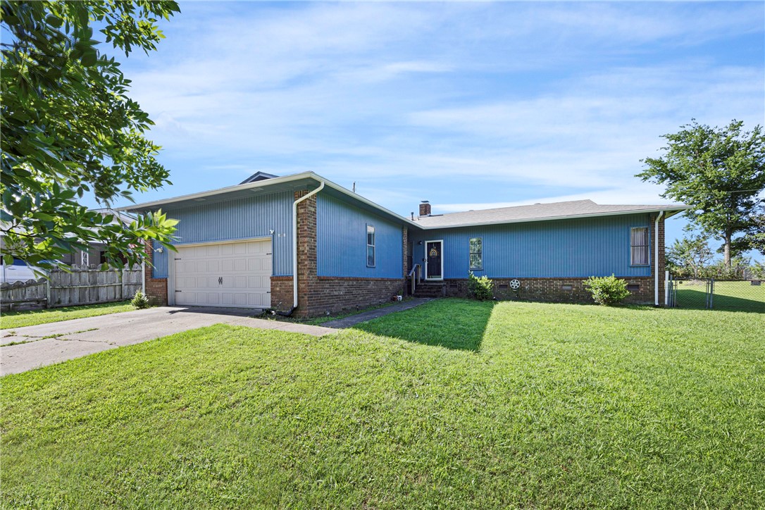 Welcome to 302 E Date Street in Russellville! This 3 bedroom, 2 bathroom home offers 1,548 square feet of comfortable living space in the desirable Center Valley Elementary zone. With a two-car garage and a fully fenced yard, there’s room to relax both inside and out. Interior updates include fresh paint and modern flooring, giving the home a clean and inviting feel. Conveniently located with quick access to I-40, commuting or running errands is easy from this central spot. A great blend of comfort, location, and value—come see all this home has to offer!