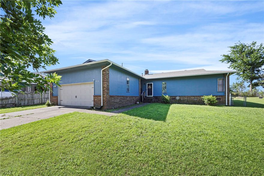 Welcome to 302 E Date Street in Russellville! This 3 bedroom, 2 bathroom home offers 1,548 square feet of comfortable living space in the desirable Center Valley Elementary zone. With a two-car garage and a fully fenced yard, there’s room to relax both inside and out. Interior updates include fresh paint and modern flooring, giving the home a clean and inviting feel. Conveniently located with quick access to I-40, commuting or running errands is easy from this central spot. A great blend of comfort, location, and value—come see all this home has to offer!
