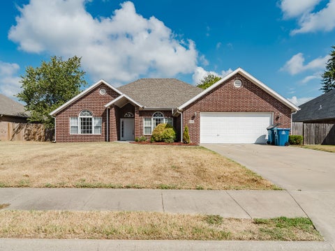 Photo of 2908 NW Apple Harvest, Bentonville, AR 72712 (MLS # 1362163)