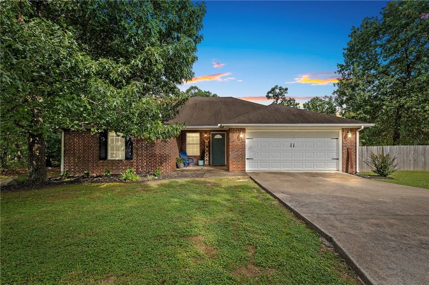 If you are looking for the house that is well maintained, the perfect size and feels like it is in the country . . . the icing on the cake is the 12 minute commute to either Bentonville or the Missouri line.