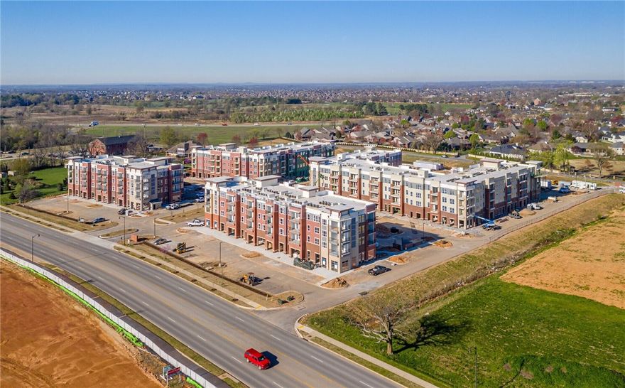 Uptown Terrace in Rogers, Arkansas offers premier office and retail suites in one of Northwest Arkansas’ most dynamic growth corridors. Ideally positioned near Pinnacle Hills Promenade, Topgolf, Walmart Amp, top employers, shopping, dining, and I-49 access, this highly visible location delivers exceptional
convenience for businesses and customers alike.

Frontage on Pinnacle Hills Parkway places your business directly in the daily path of local residents, commuters, and visitors exploring the Pinnacle and Uptown Rogers area — a regional destination with premium retail, dining, and entertainment.