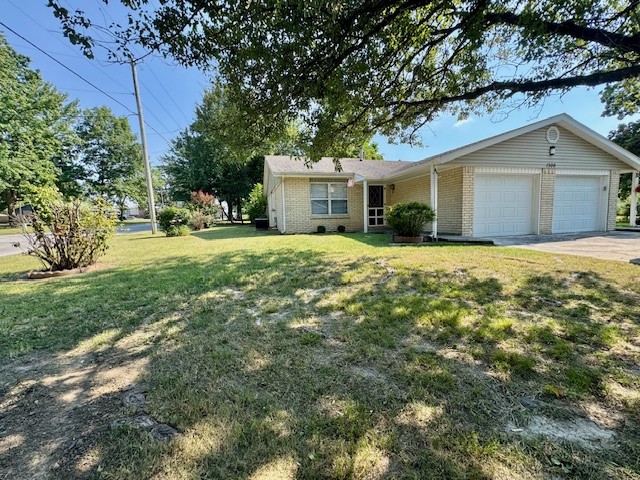 This 2 bedroom, 1 bath duplex has everything you need. Located on a corner lot in a quiet neighborhood. All appliances, lawn care, water, sewer & trash are all included. Pet friendly. Don't miss out on this opportunity.