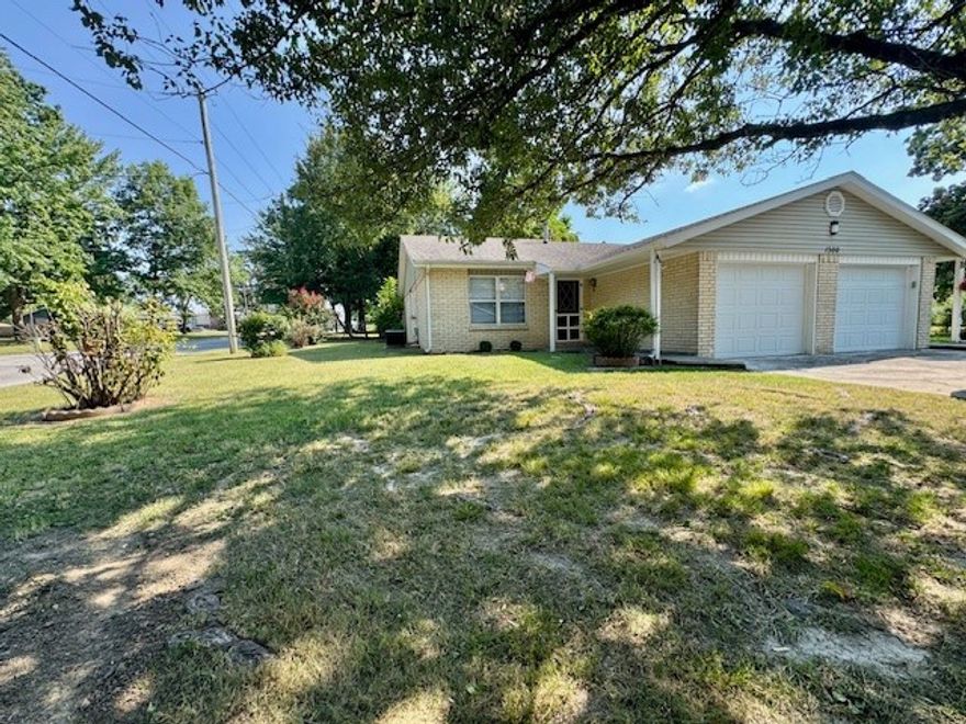 This 2 bedroom, 1 bath duplex has everything you need.  Located on a corner lot in a quiet neighborhood. All appliances, lawn care, water, sewer & trash are all included. Pet friendly.  Don't miss out on this opportunity.