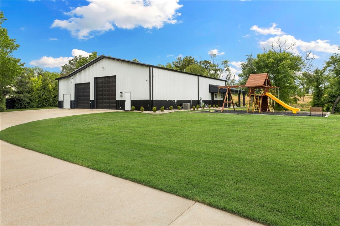 260 W Brown Road