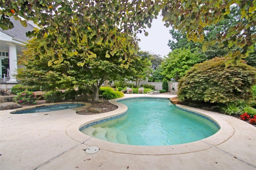 Pinnacle Golf & Cc Rogers - Residential