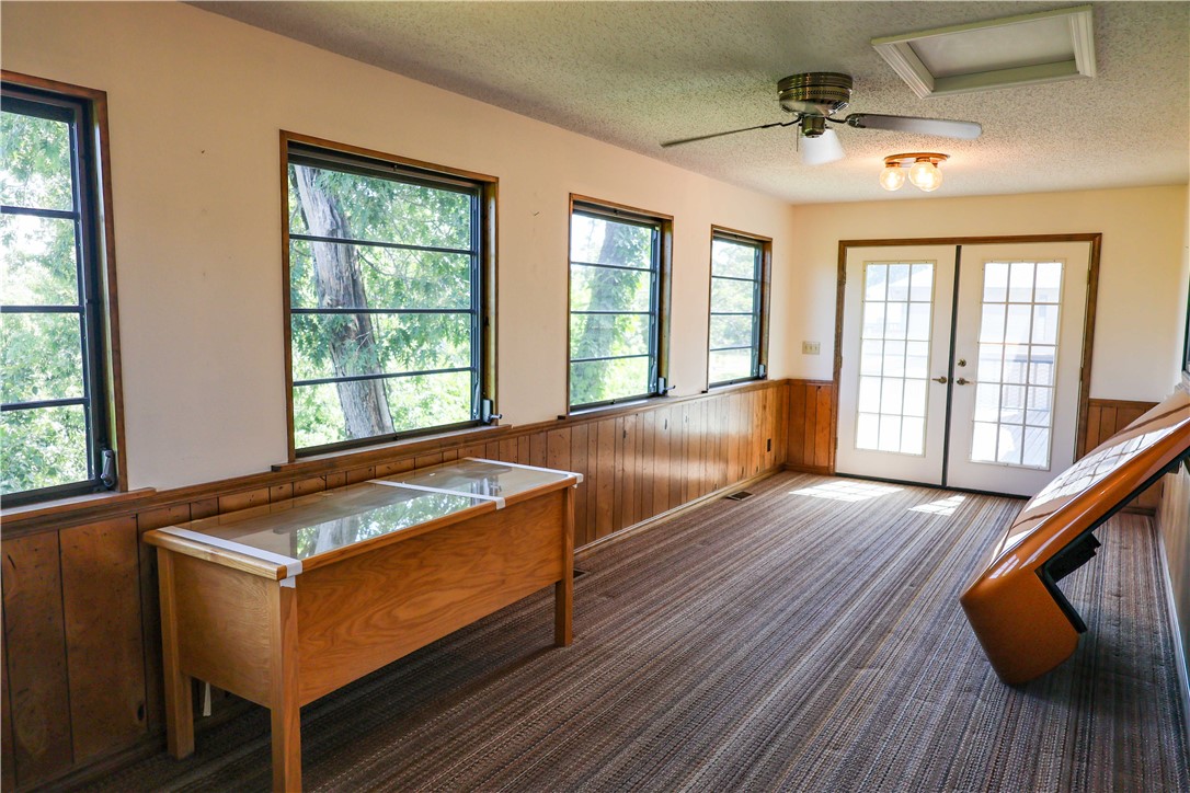 Unit 16 Holiday Island - Residential