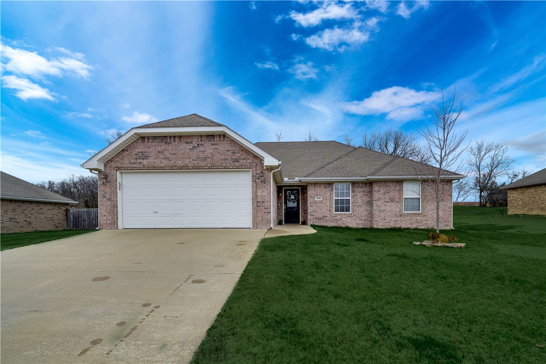 Location! Location! Desirable Tamarron Subdivision. A must see move in ready home featuring, 3 bedrooms, 2 bathrooms, new paint, and new flooring throughout. Call us today to schedule your private tour!