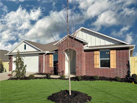 Photo of 413 Ratliff Avenue, Pea Ridge, AR 72751 (MLS # 1356415)