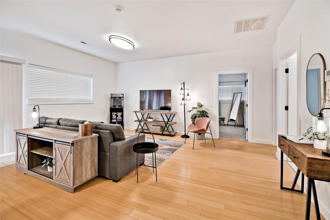 Dunn & Davis Add Bentonville - Residential Lease
