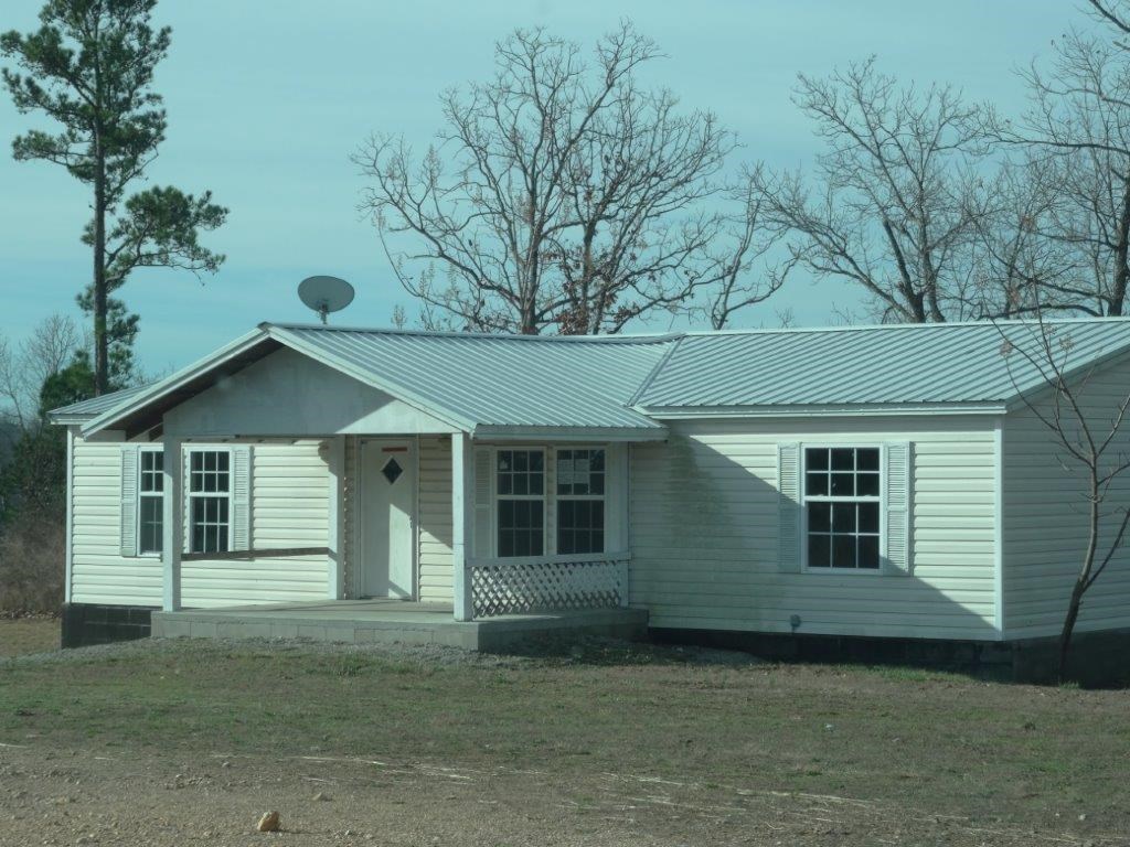 3 bedroom 2 bath mobile home, needs TLC. HUD Owned Property managed by www.chronossolutions.com. Property is "SOLD AS IS" case #031-348568. For more info see www.hudhomestore.com. Square footage from HUD Appraisal, consider reliable but not guaranteed.