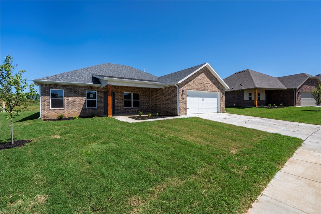 Stunning New Construction in Summerfield Subdivision! This beautifully crafted home features a modern, upgraded kitchen with white full-overlay cabinetry, sleek 3cm quartz countertops, and stainless steel appliances—including a 5-burner gas range. The spacious Owner’s Retreat offers a private ensuite with double vanities and a large, fully tiled walk-in shower. Durable wood-look tile flows throughout the main living areas and kitchen, combining style with functionality. Additional features include: blinds throughout, gutters, a fully fenced yard, complete sod, and more. All within walking distance to Creekside Park—perfect for outdoor enjoyment!