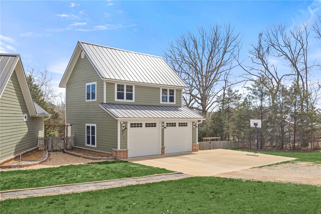 04-20-28 Garfield - Residential