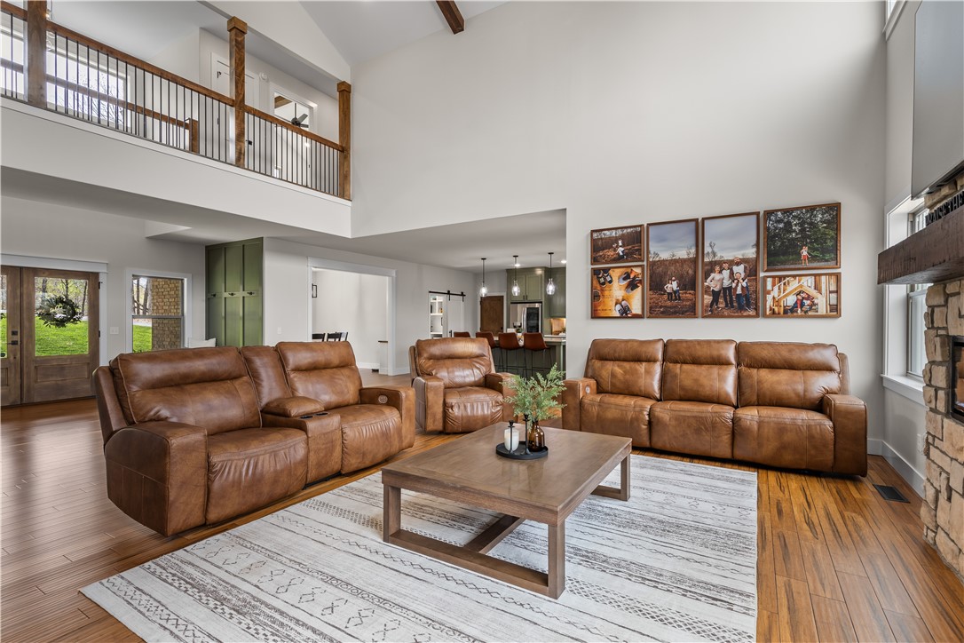 Thompson Estates Bvv - Residential