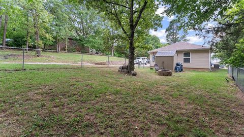 Single Family Residence in Fayetteville AR 2714 Haddon Avenue 16.jpg