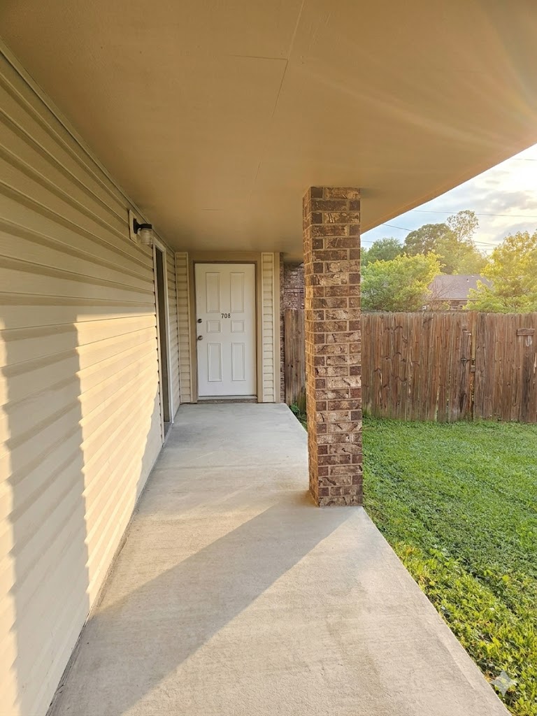 Sunset Estate 3rd Add Rogers - Residential Lease