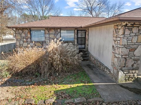 Photo of 307 Prestonwood Street, Harrison, AR 72601 (MLS # 1330473)