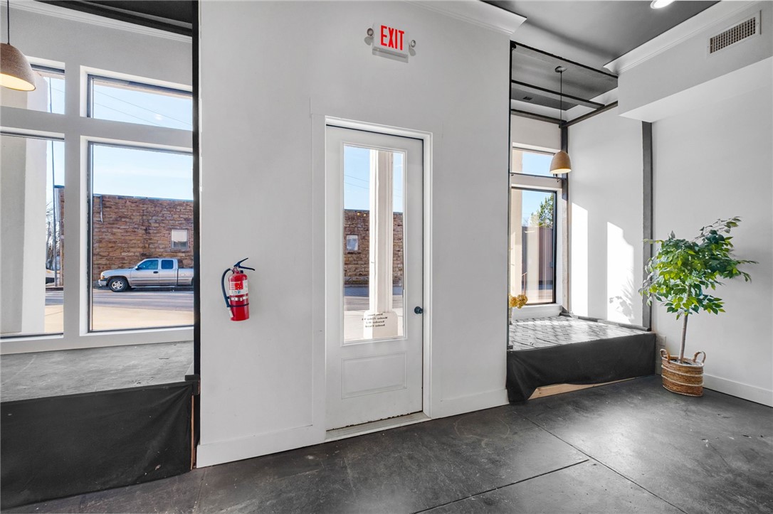 Lincoln Original - Commercial Lease