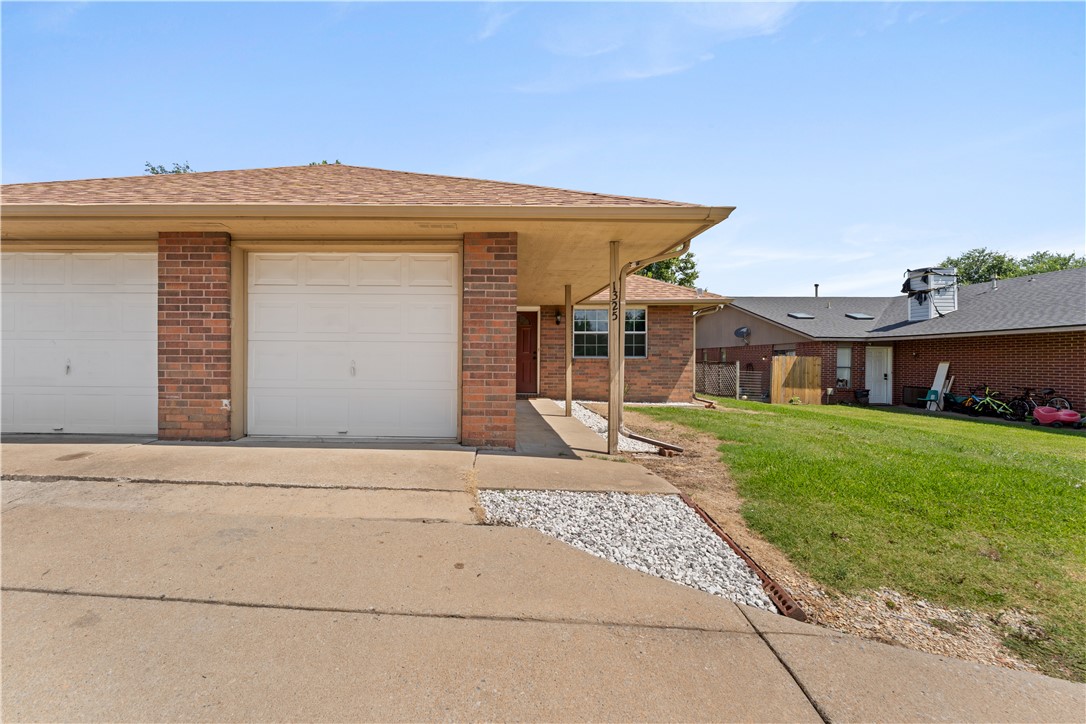 Photo 1 of 21 — 1325-1327 W New Hope Road, Rogers, AR 72758