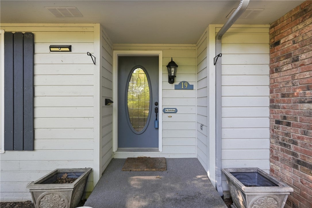 19 Lonsdale Drive